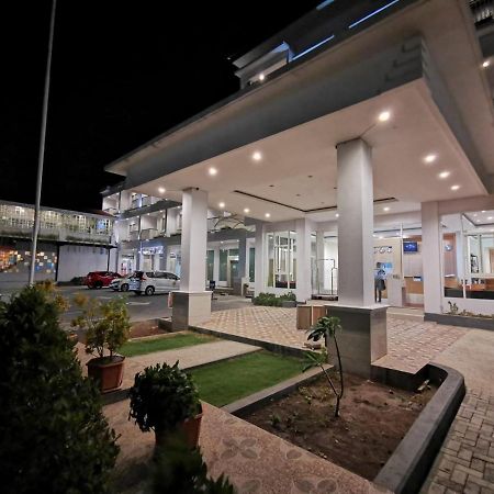 Naka Hotel Kupang Kupang  Exterior photo