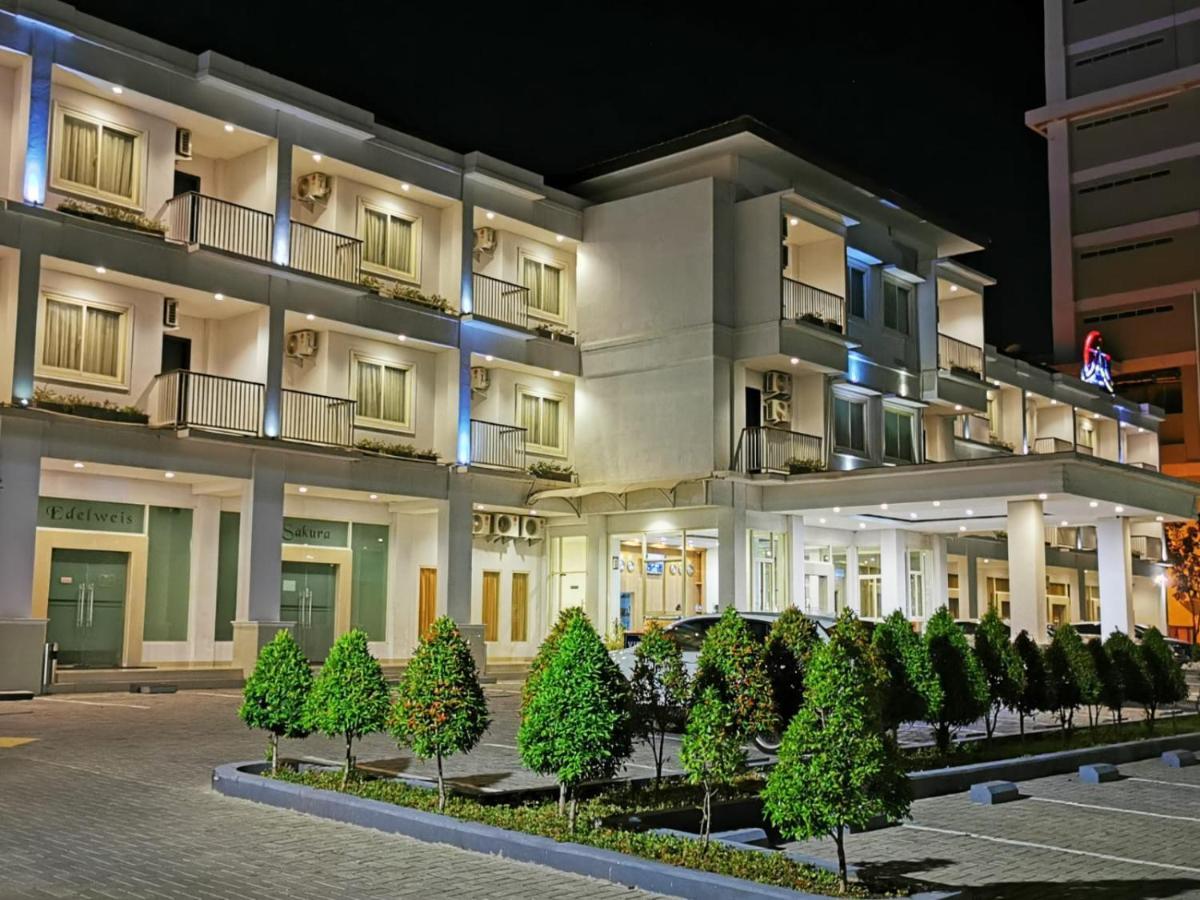 Naka Hotel Kupang Kupang  Exterior photo