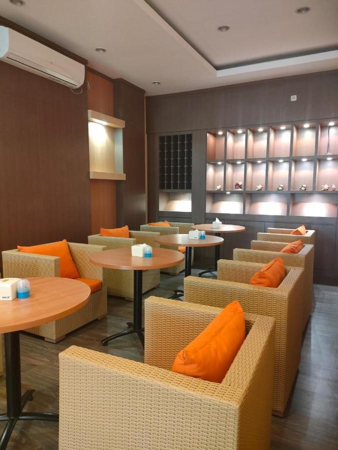 Naka Hotel Kupang Kupang  Exterior photo