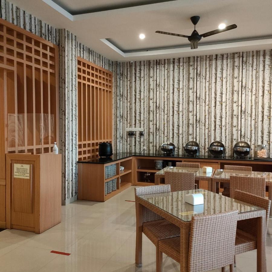 Naka Hotel Kupang Kupang  Exterior photo