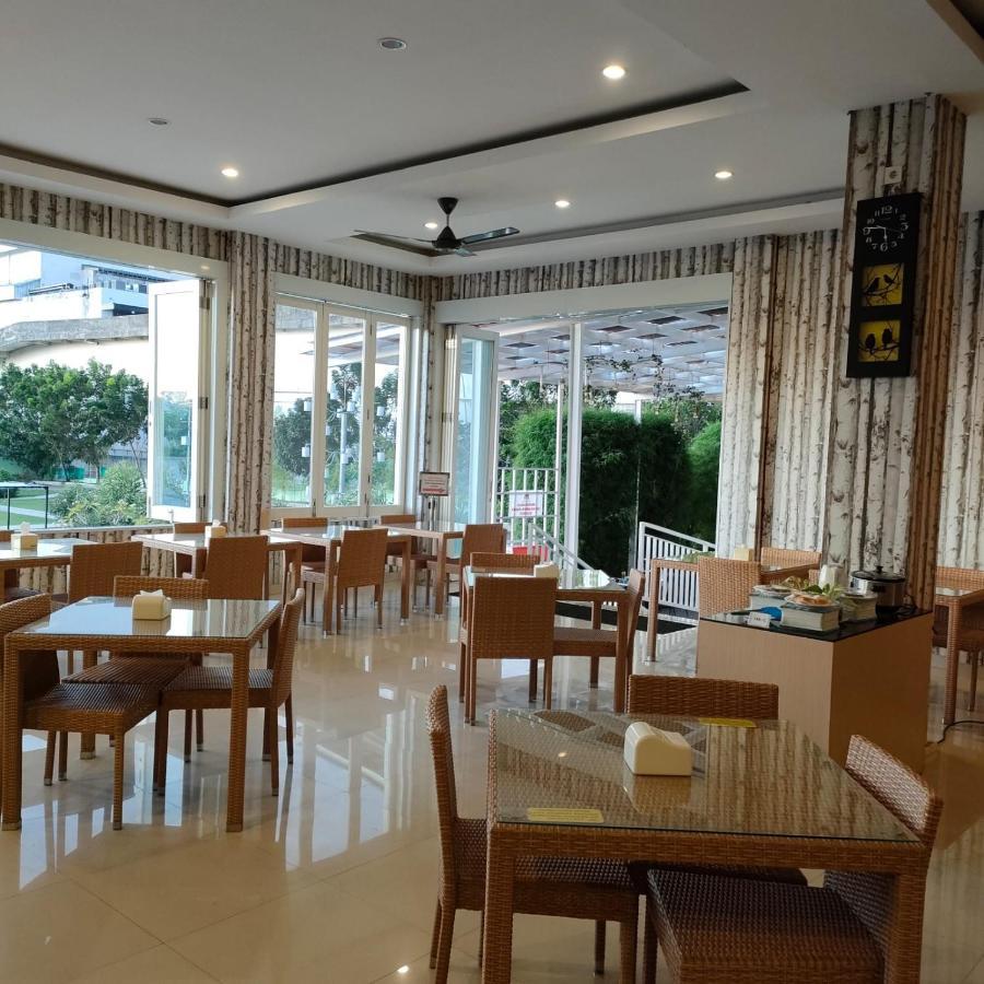 Naka Hotel Kupang Kupang  Exterior photo