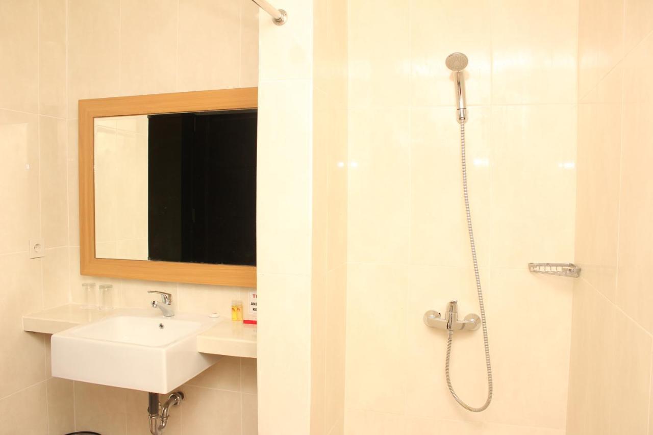 Naka Hotel Kupang Kupang  Exterior photo